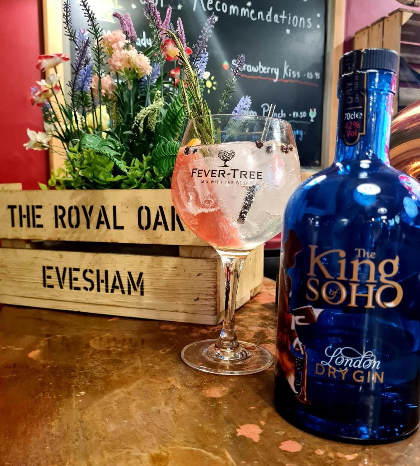 Отель The Royal Oak Ившем Экстерьер фото